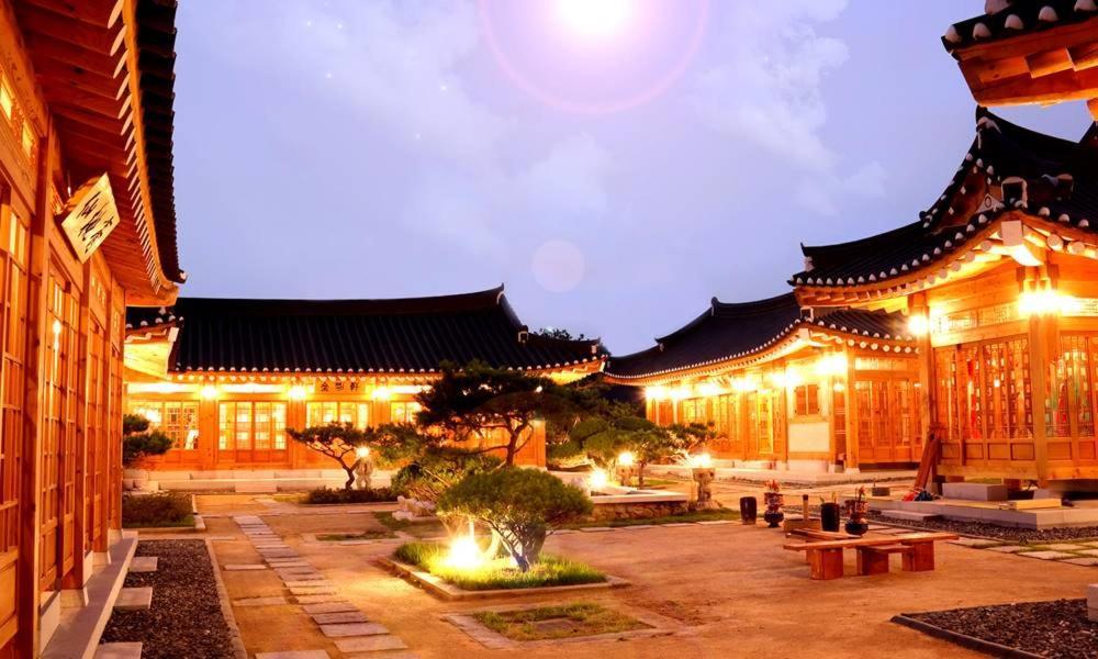 Hwangnamguan Hanok Village Gyeongju Exterior foto